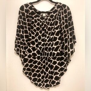White House Black Market Geometric Print Blouse Size Small